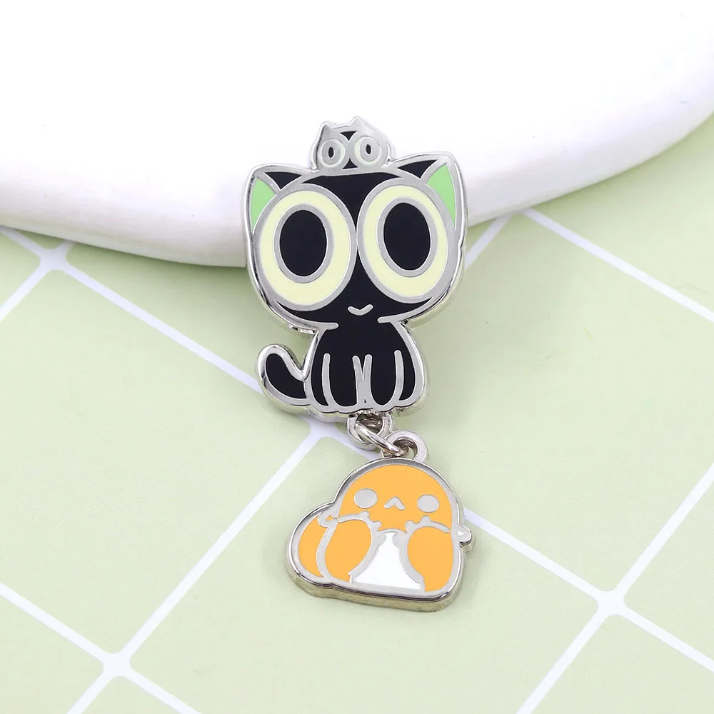 Niedliche Luo Xiaohei BiDiu Emaille-Pin, Schwarze Katze und Gelbes Küken Brosche, Cartoon-Anime-Charakter-Abzeichen für Rucksäcke, Kleidung, Geschenk für Fans – Detail 5