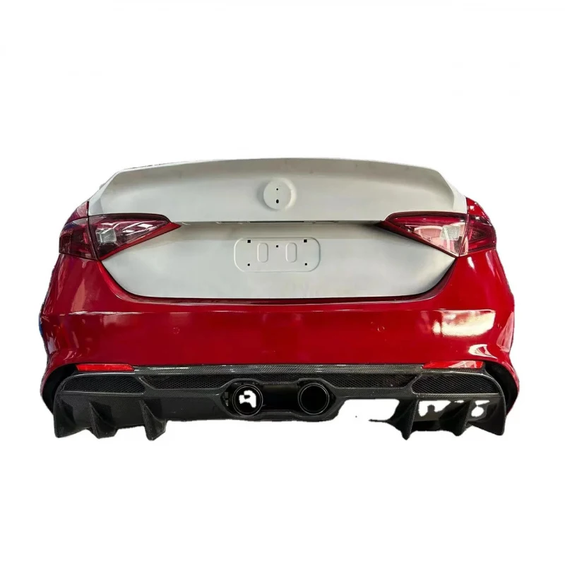 

Giulia 2017-2020 CSL Style Carbon Fiber Trunk Lid Durable Modified Exterior Body Accessories With Perfect Fitment