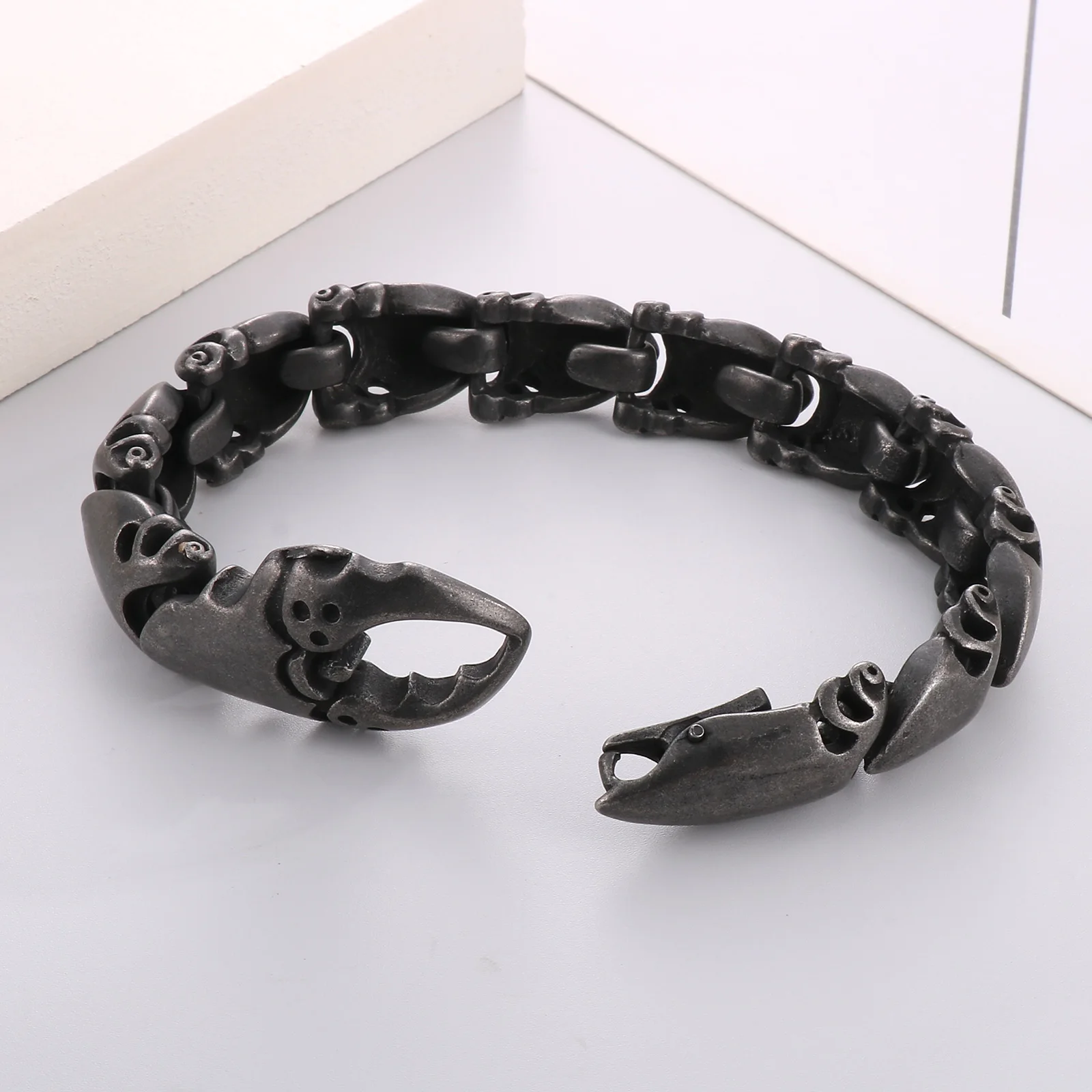 Heavy Crab Pliers Shaped Gothic Bracelet for Men Stainless Steel Men's Bracelets Punk Anime Jewelry Hapiship Boy Gifts