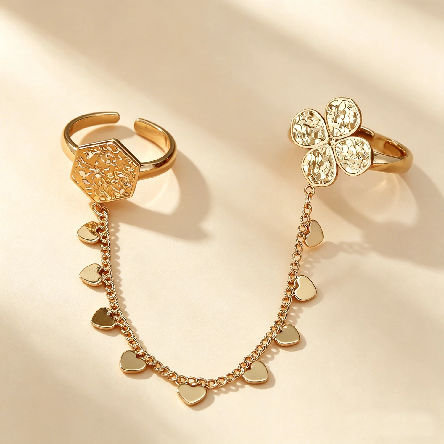 Women Elegant Four Leaf Clover Heart Chain Connected Two Finger Ring Statement Fashion Hand Jewelry For Banquet Formal Occasi