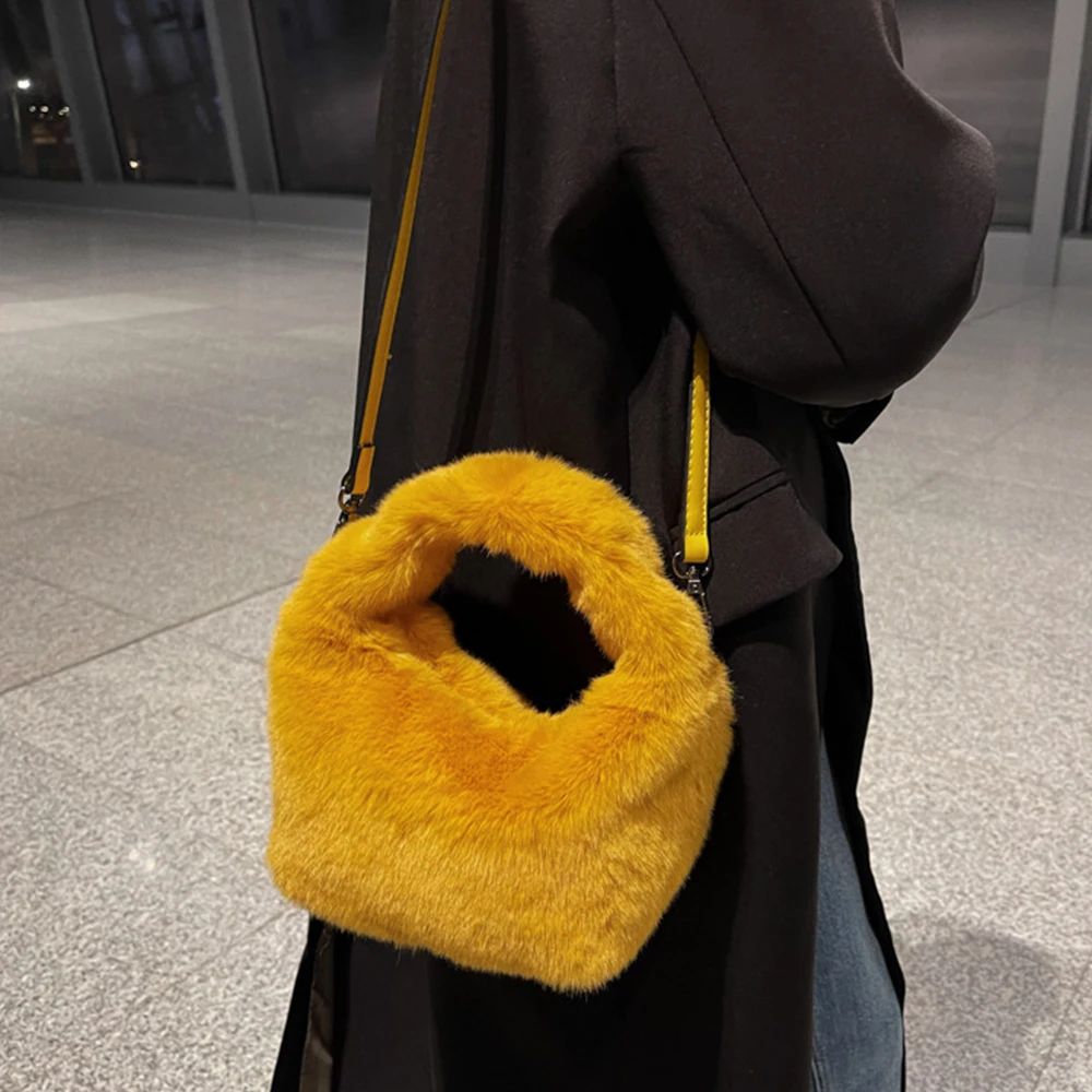 Fashion Soft Fur Bags for Women Winter Warm Cloud Handbags Designer Faux Fur Shoulder Crossbody Bag Fluffy Plush Tote Clutch New