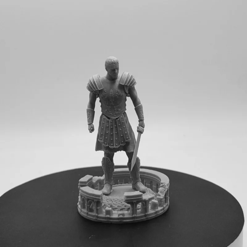 Gladiatore regalo in resina fai da te altezza verticale 88mm Kit modello di assemblaggio di personaggi del film non verniciato Figurine statiche non assemblate giocattoli