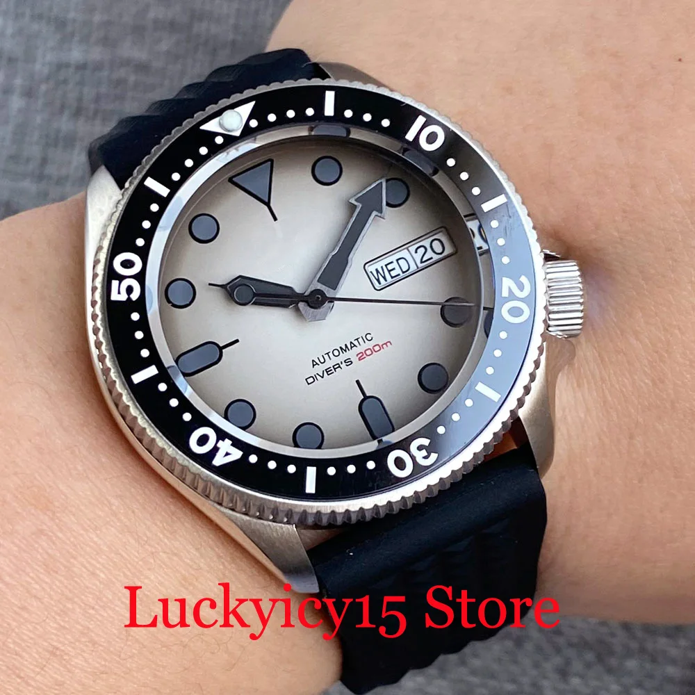 Diver 200m Tandorio 37MM Black White Watch Automatic NH36A Mechanical Men Weekend Day Display Sapphire Glass 3.8 Crown