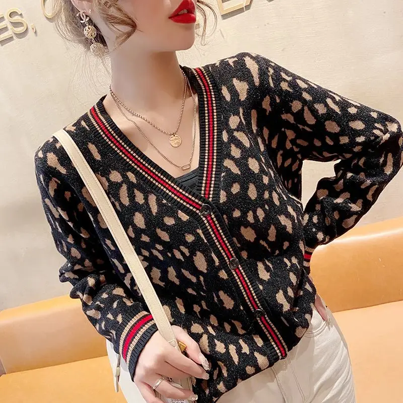 Women Fashion Leopard V-neck Knitted Cardigan Autumn Vintage Chic Elegant Tops Comfortable Loose Casual Sweaters