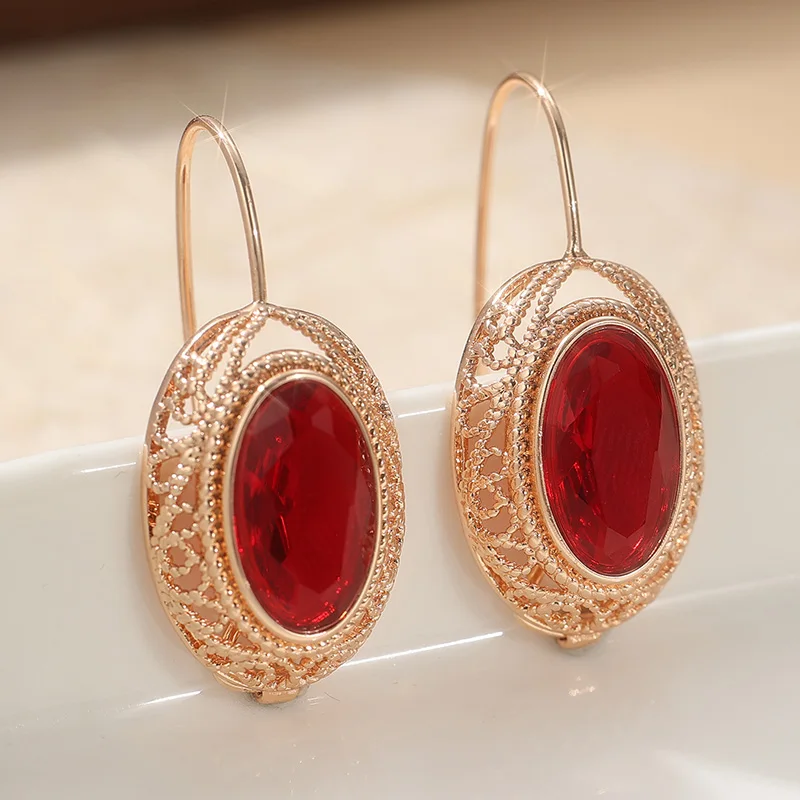 Ovale rote/blaue Zirkonia-Tropfenohrringe im Hofstil für Damen, goldfarben, ästhetisches Hohlmuster, Vintage, eleganter Schmuck, Geschenke