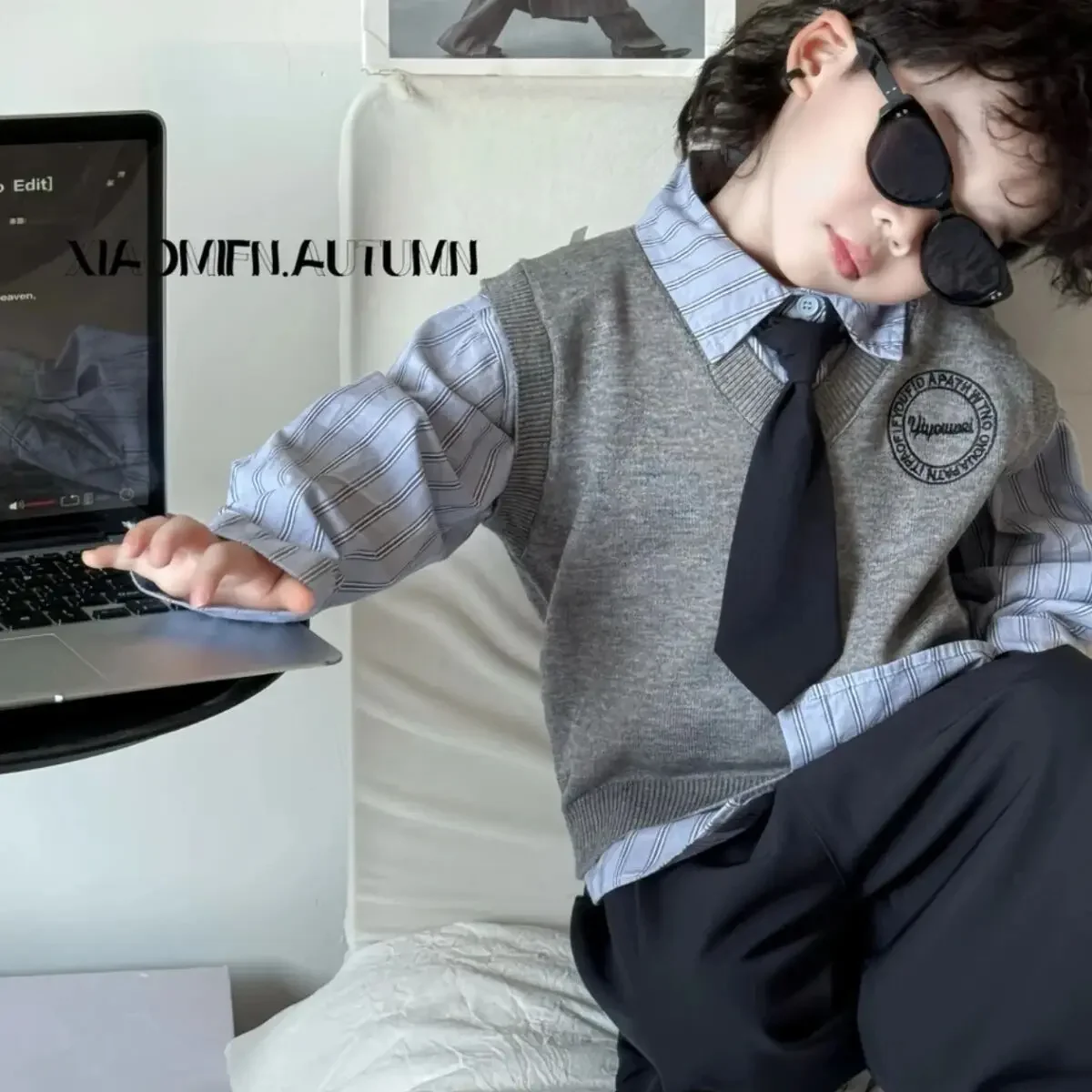 90-150 سنتيمتر الأطفال كلية نمط مجموعة الربيع والخريف 2026 نمط جديد الأولاد الأزرق قميص سترة سراويل تقليدية ثلاث قطع مجموعة #1