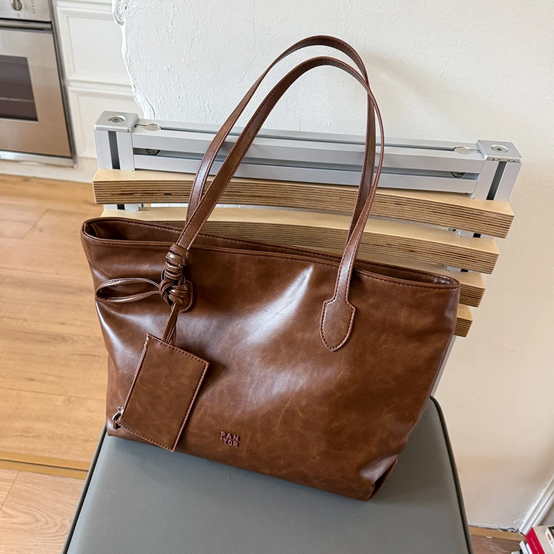 

Vintage bolsa feminina High Capacity Black Shoulder Bag Women Quality Soft Leather Handbag Fashion Simple Travel Tote Bag Big