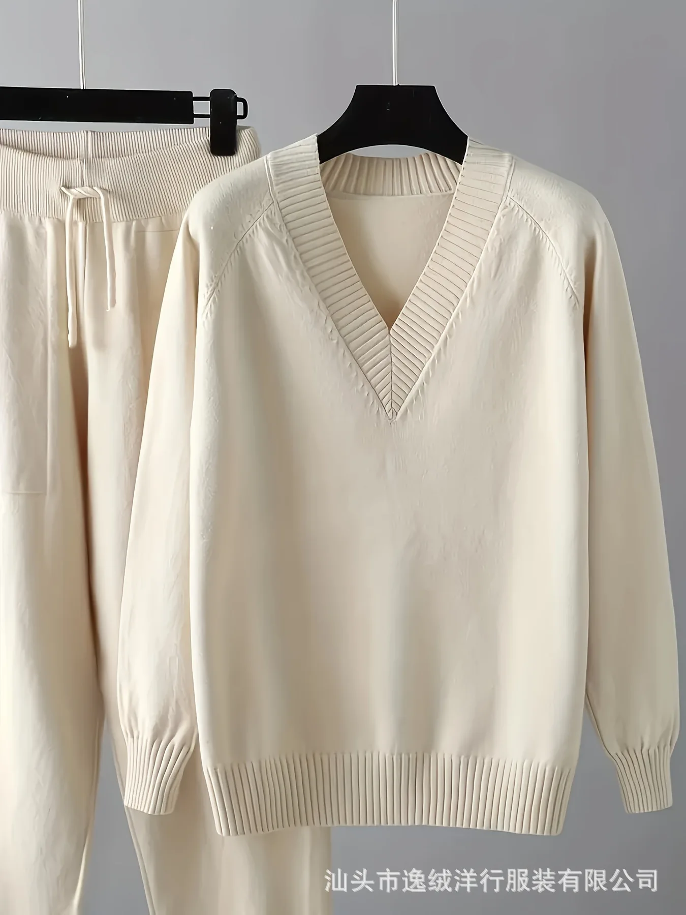 2026 Herbst Winter Damen V-Ausschnitt Strick-Zweiteiler Weicher Pullover Hochgeschnittene Strickhose Locker Modisch Täglich Streetwear – Detail 23
