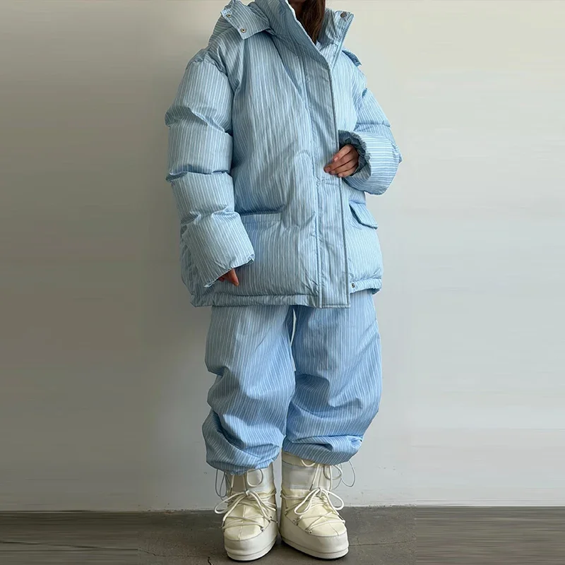 2026 Winter Gestreiftes Baumwoll-Mantel-Hosen-Set für Damen mit Kapuze, Stehkragen, Reißverschluss-Steppmantel und Hose mit Elastikbund – Damen-Outfit – Detail 34