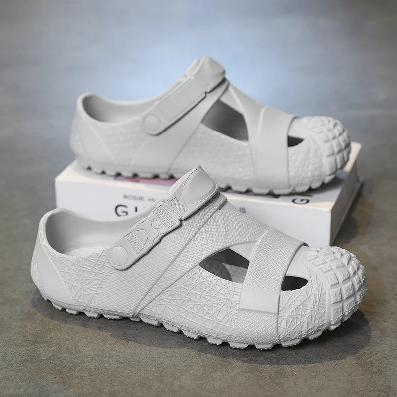 

Sports Men Hole Clogs Wear Resistant Water Friendly Dual Use for Driving Beach Outdoor Summer Casual Footwear