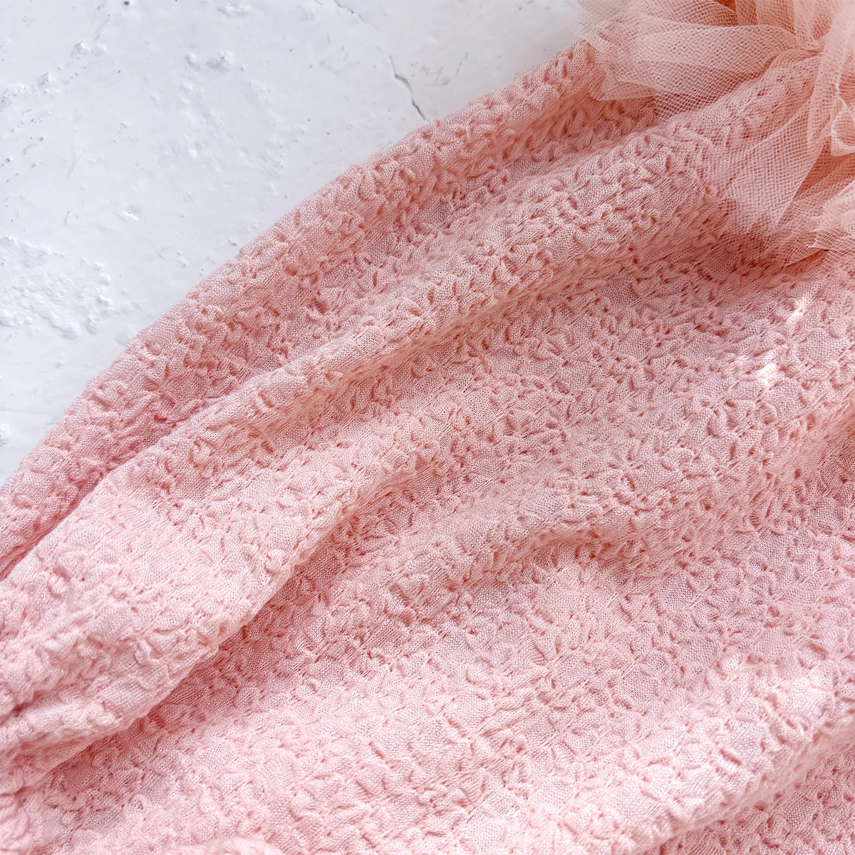 بذلة صيفية للفتيات الصغيرات حلوة وجذابة بحزام من الدانتيل الشبكي، بذلة ناعمة ومريحة للأطفال، مناسبة للارتداء في الهواء الطلق