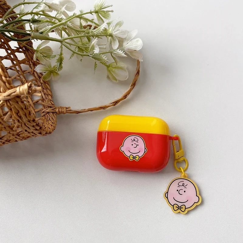 Niedliche Snoopy Charlie Brown Kopfhörerhülle für Airpods 1 2 3 4 Pro 2, kabelloses Bluetooth-Headset, schützende weiche Abdeckung mit Anhänger