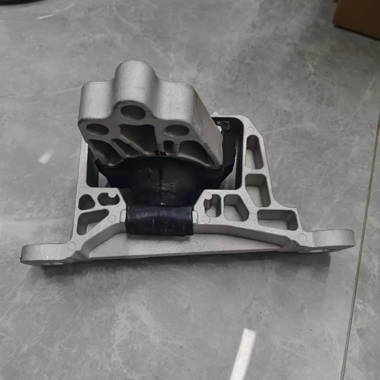 Wholesale Donpins New 3-Piece Set for Focus 18-15 L3-1.0L Engine Mounts OE Numbers AV6Z-6068-A/CV6Z-6038-E Easy Installation