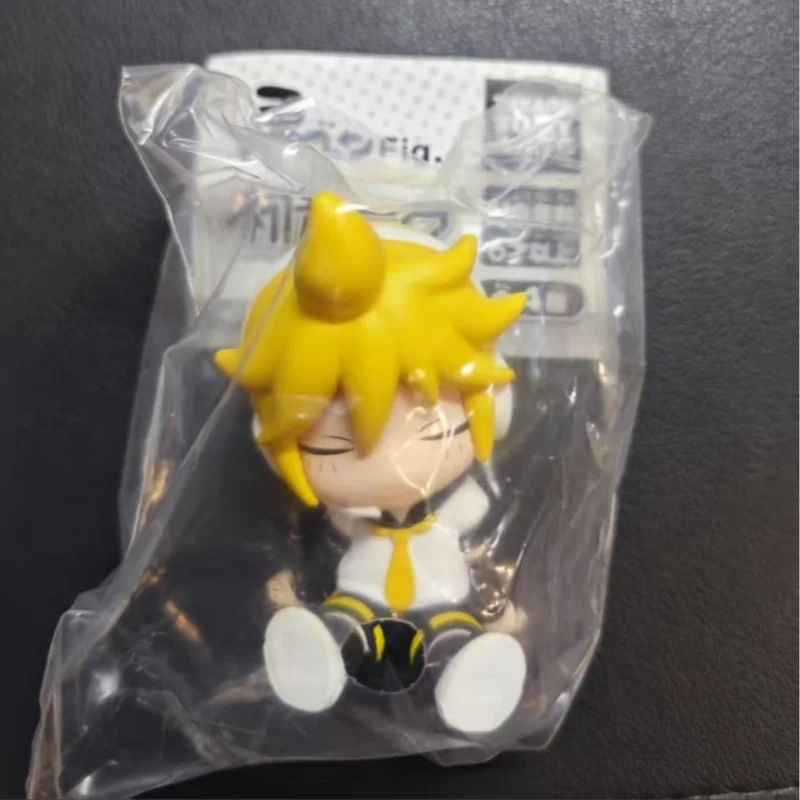 Genuine Capsule Toys Anime Figure Mini Hatsune Miku Shoulder To Shoulder Megurine Luka Kagamine Rin Len Twist Egg Ornament Toys