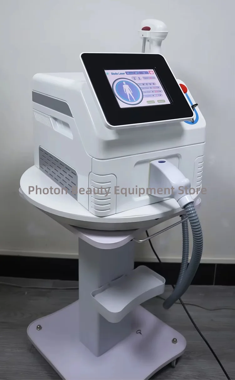 ‌ المهنية المحمولة 808nm ديود إزالة الشعر بالليزر 4000 واط 4 الطول الموجي معتمد طويلة الأمد غير مؤلم مزيل الجسم