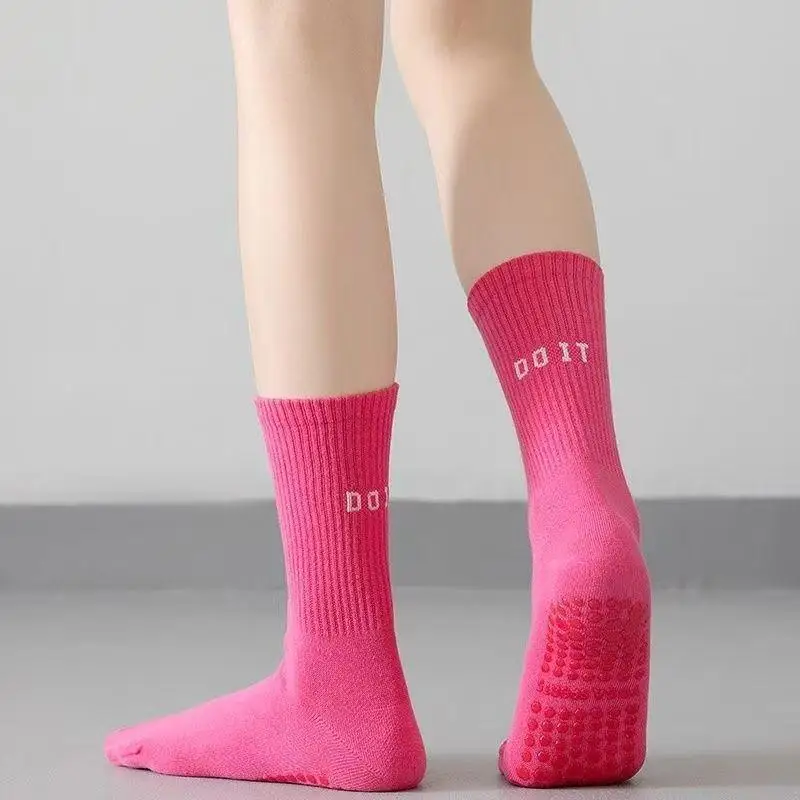 1 Pairs New Colorful Trend Sports Yoga Socks High Quality Women Mid-tube Bottom Professional Anti Slip Silicone Pilates Socks view 3