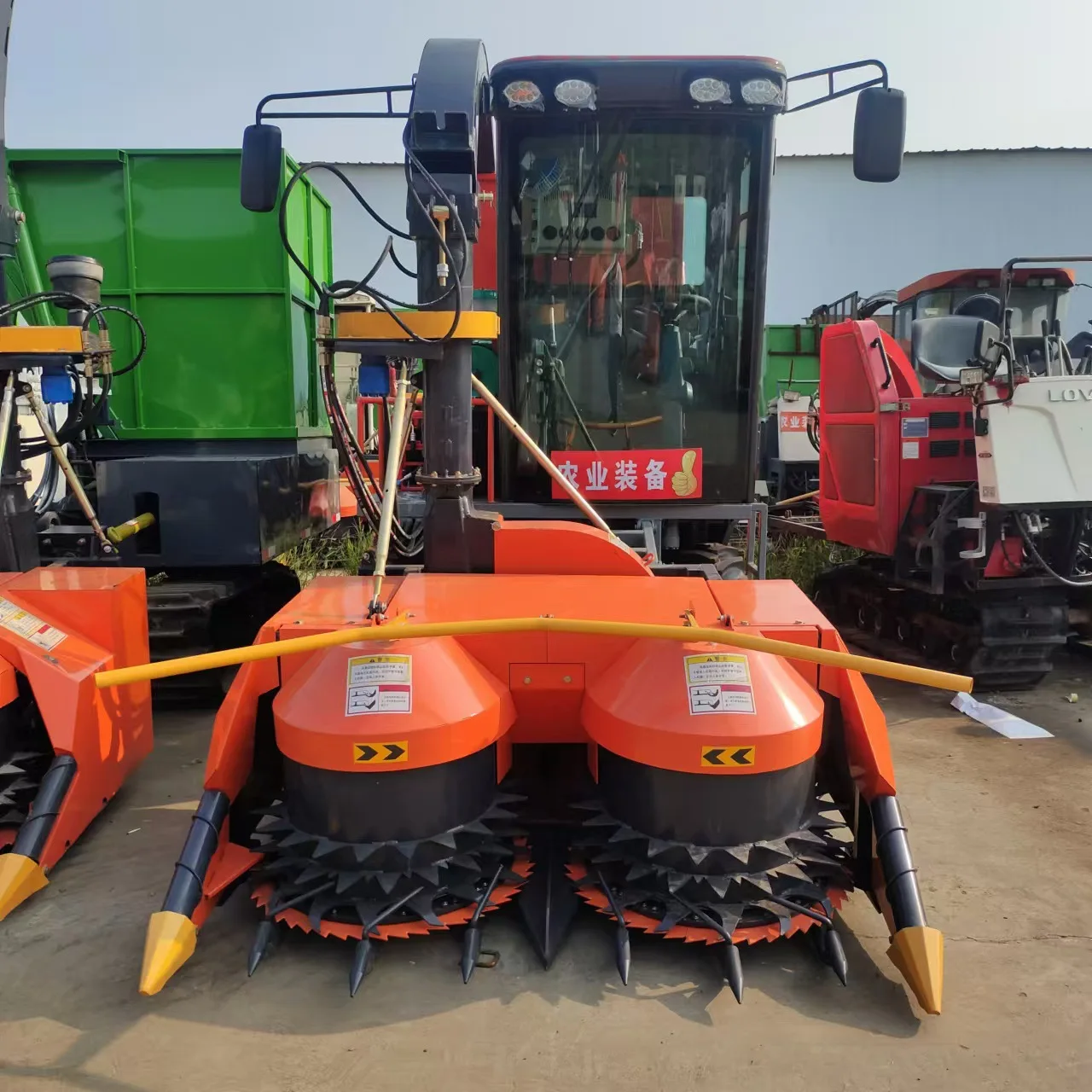 Mini Tractor Silage and Grain Harvester  Engine Forage and Corn Harvester with Core Motor Components Available for Sale