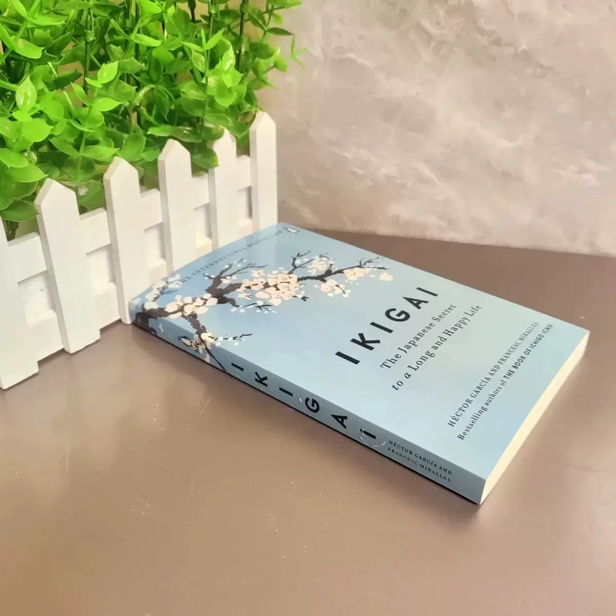 Ikigai ：The Japanese Secret Philosophy for A Happy Healthy By Hector Garcia Book Rebuilding Happiness