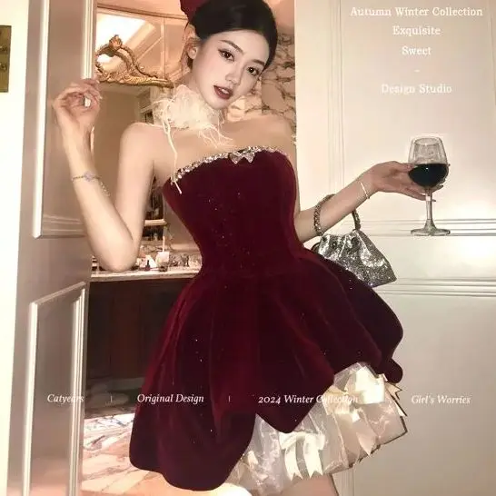 

Red Velvet Tube Top Short Skirt Women'S Autumn Winter New Niche Design Sense New Year'S Slim Luxurious Fluffy Skirt Suit