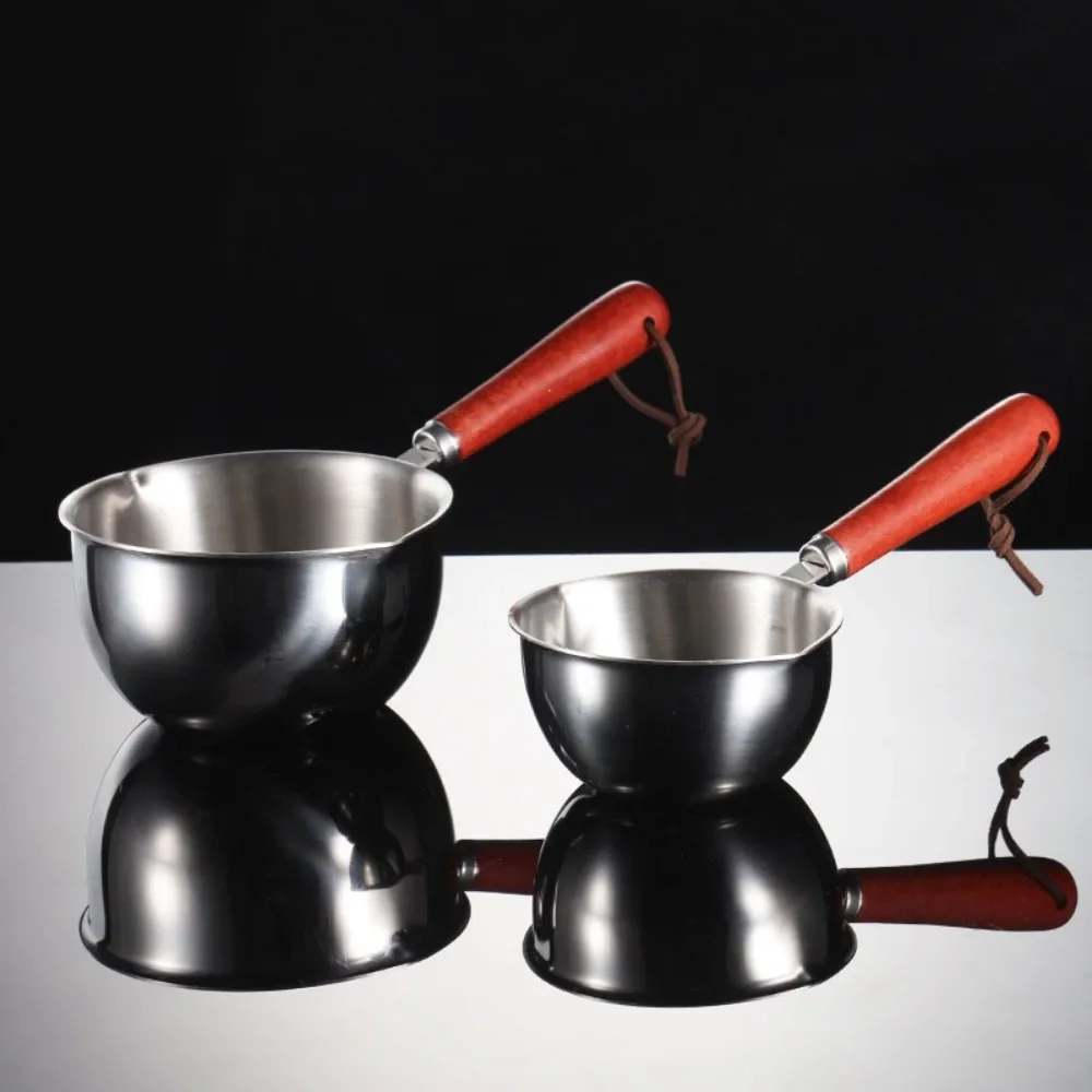 

Stainless steel mini oil splashing pot with wooden handle size small milk pot high value Internet celebrity small