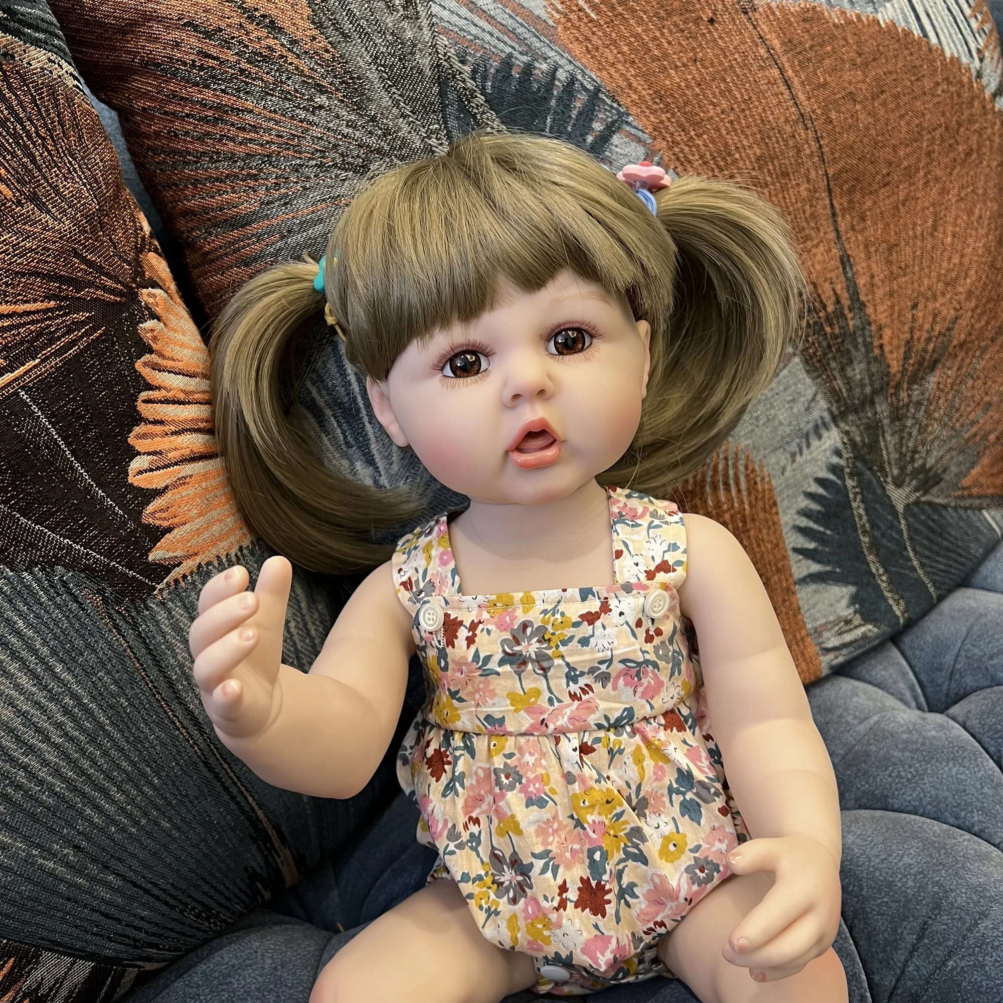 Full Body Vinyl Cuddly Bebe Reborn Girl 55cm Lifelike Reborn Dolls With Wig Hair For Children's Gift Bonecas Infantil Meninas