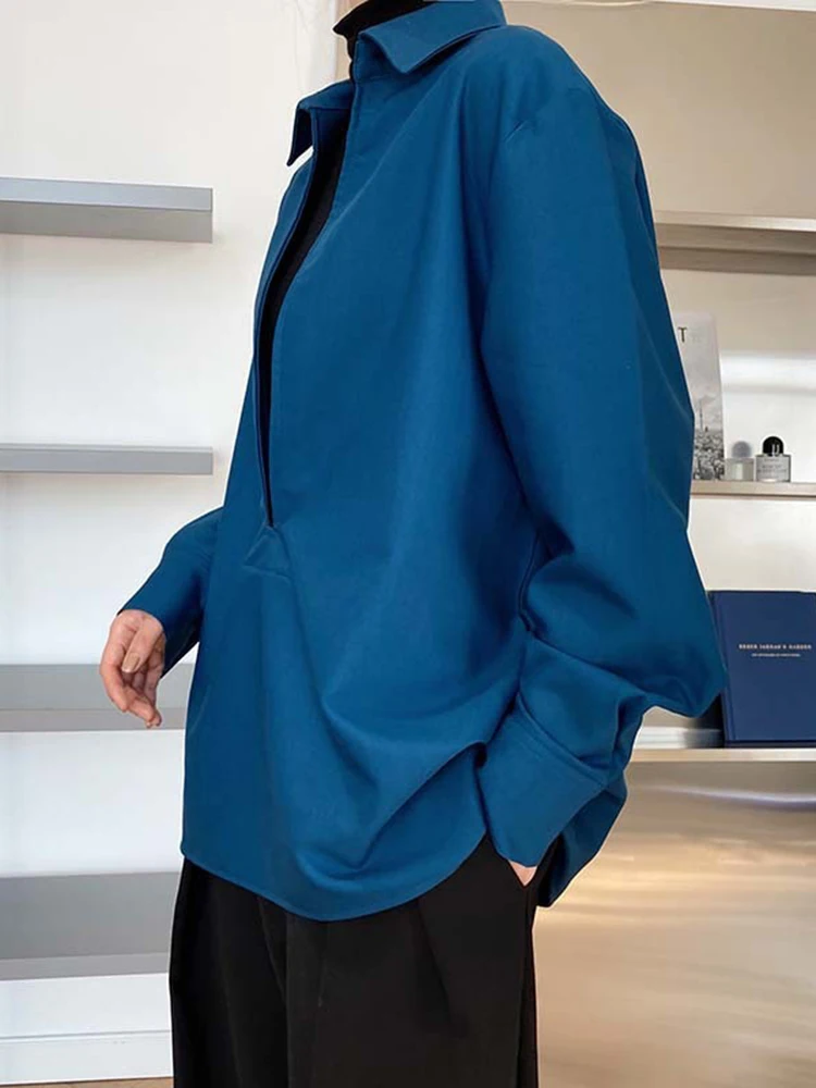 [EAM] Women White Blue Brief Elegant Big Size Blouse New V-neck Long Sleeve Shirt Fashion Tide Spring Autumn 2024 1DH6648