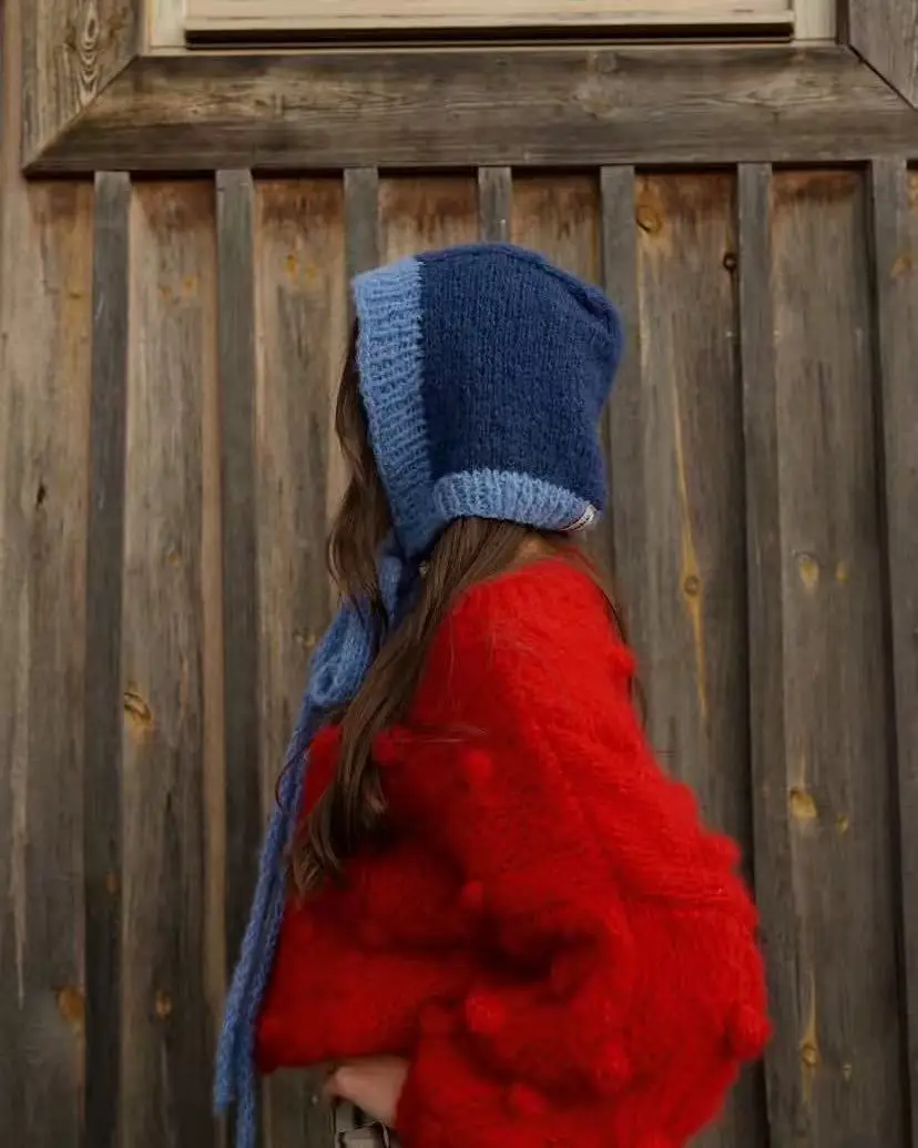 Ladies' autumn and winter handmade knitting for warmth, ear protection, face enhancement, small knitting, cute and sweet