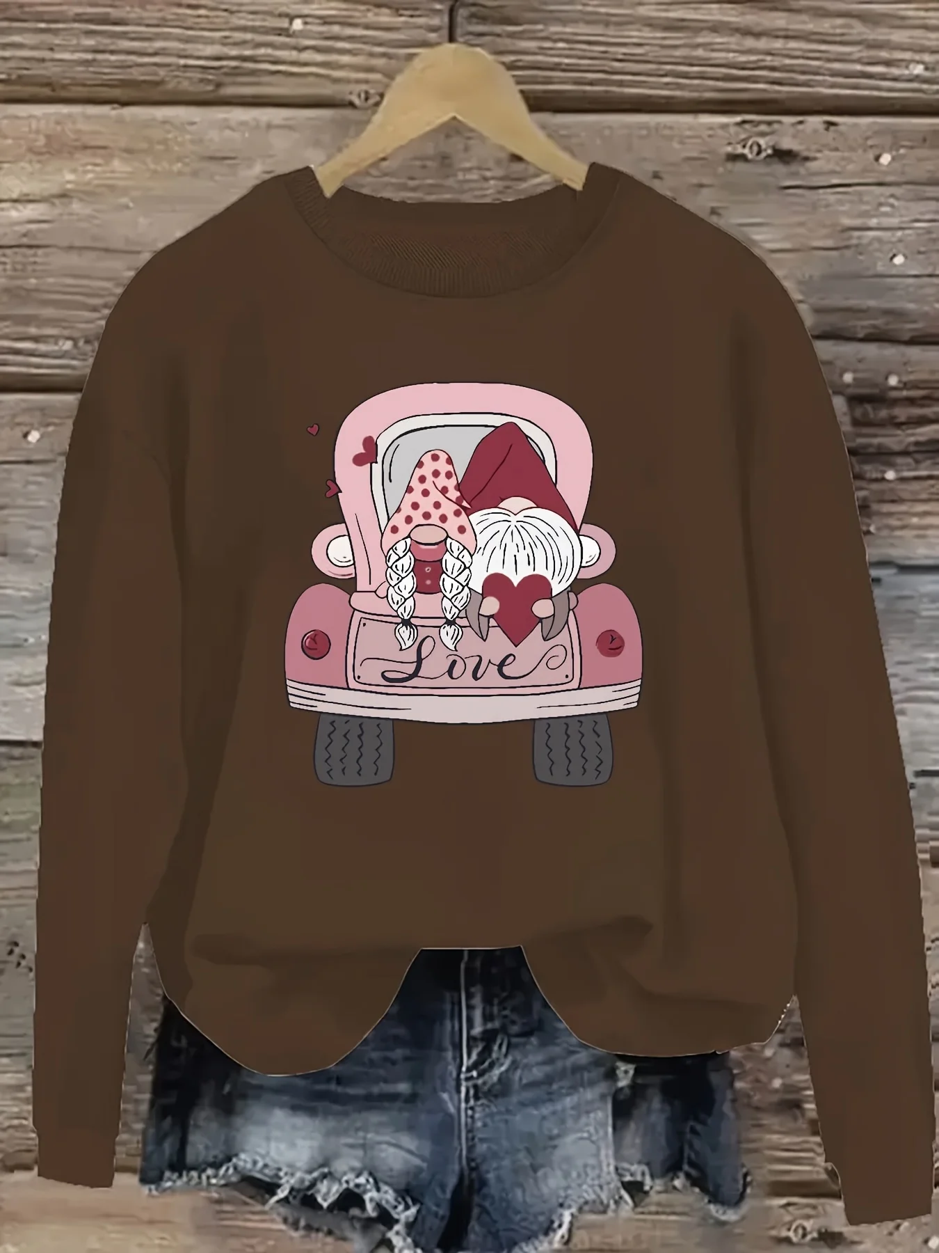 Women's Plus Size Christmas & Valentine's Day Graphic Print Sweatshirt - Cozy Round Neck Pullover with Santa Gnome Love Design