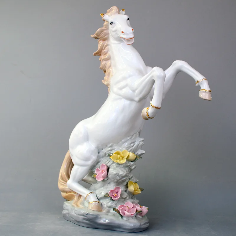 European-style ceramics horse to success horse ornaments lucky horse handicrafts living room office TV cabinet wine cabinet deco