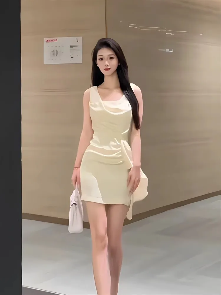 フランスのセクシーなサテンホルターネックドレス レディース 夏新作 ミニ丈Aラインショートスカートデザイン ノースリーブ エンパイアウエスト ガウン レディースドレス