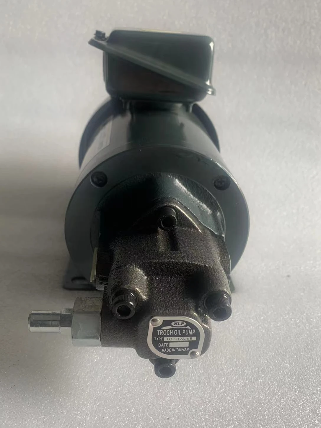 Head oil pump, screw machine lubricating oil pump, triangle pump 12A 13A oil pump motor 380V factory direct sales