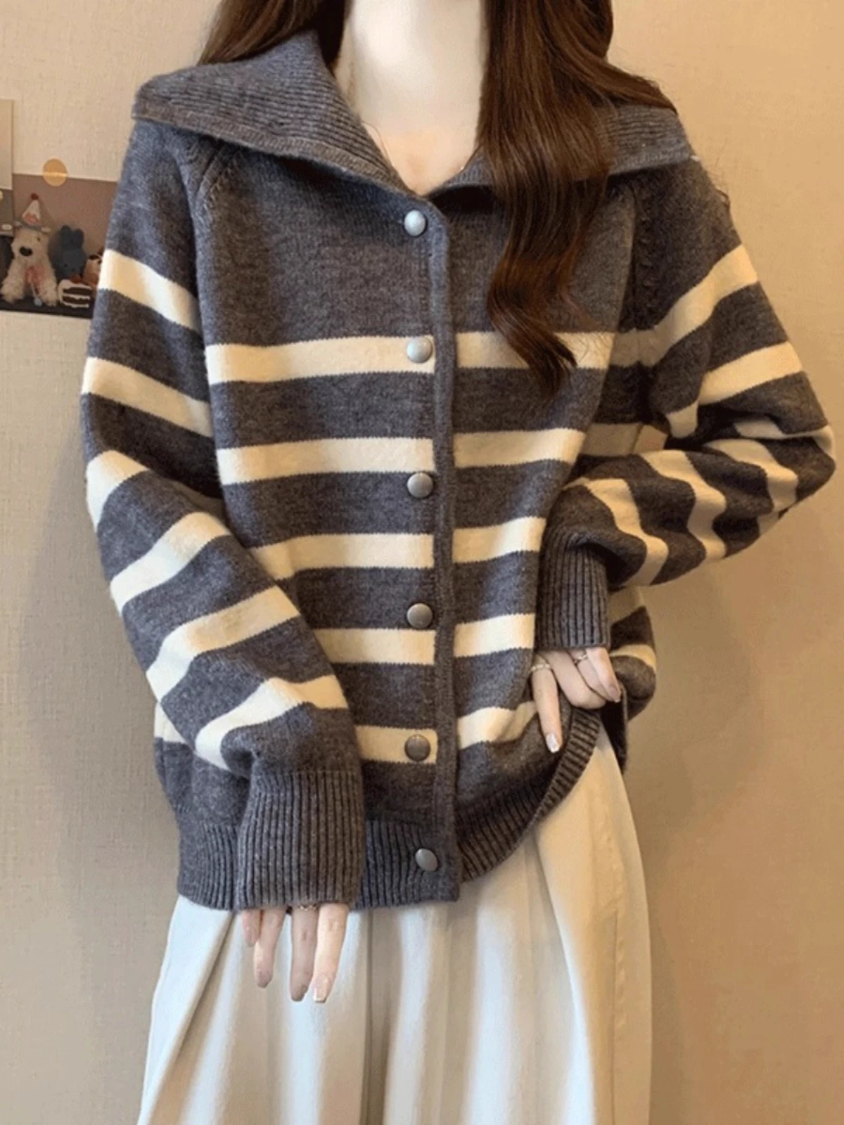 

ay Striped Knitted Cardigan Sweater Women's Loose Fit Autumn New Sle plus Size College Sle Top Button Plaet Warmth