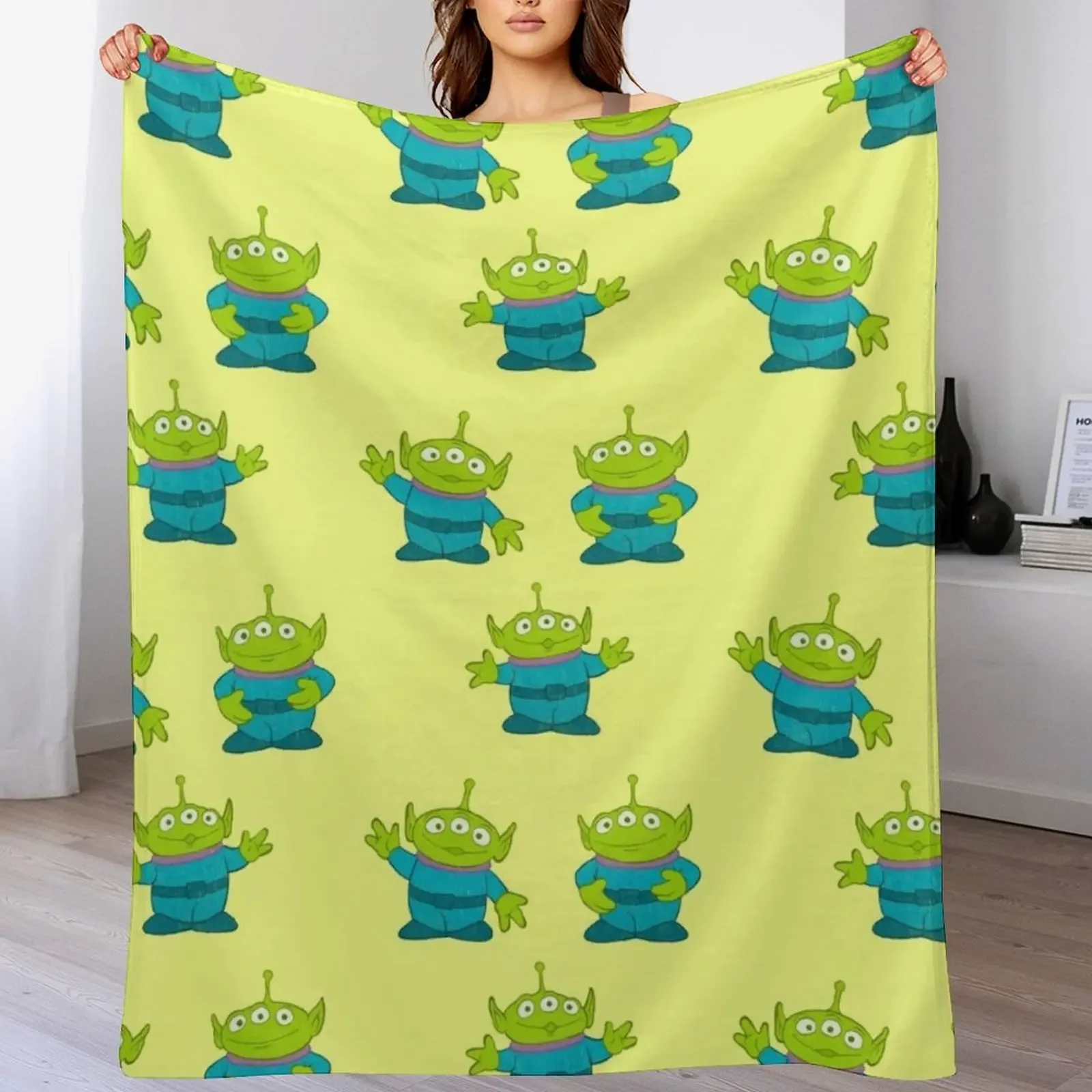 

Little Green Aliens Throw Blanket Retros Cute Plaid Luxury Brand warm for winter Blankets