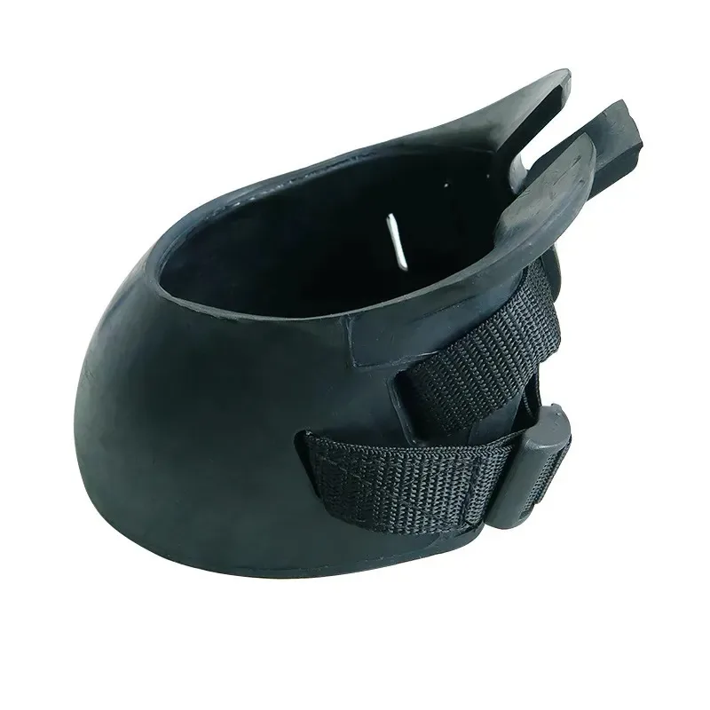 Cross-border equestrian rubber horse hoof guard, a pair of horseshoe shoes to isolate dirty water and fecal protection,