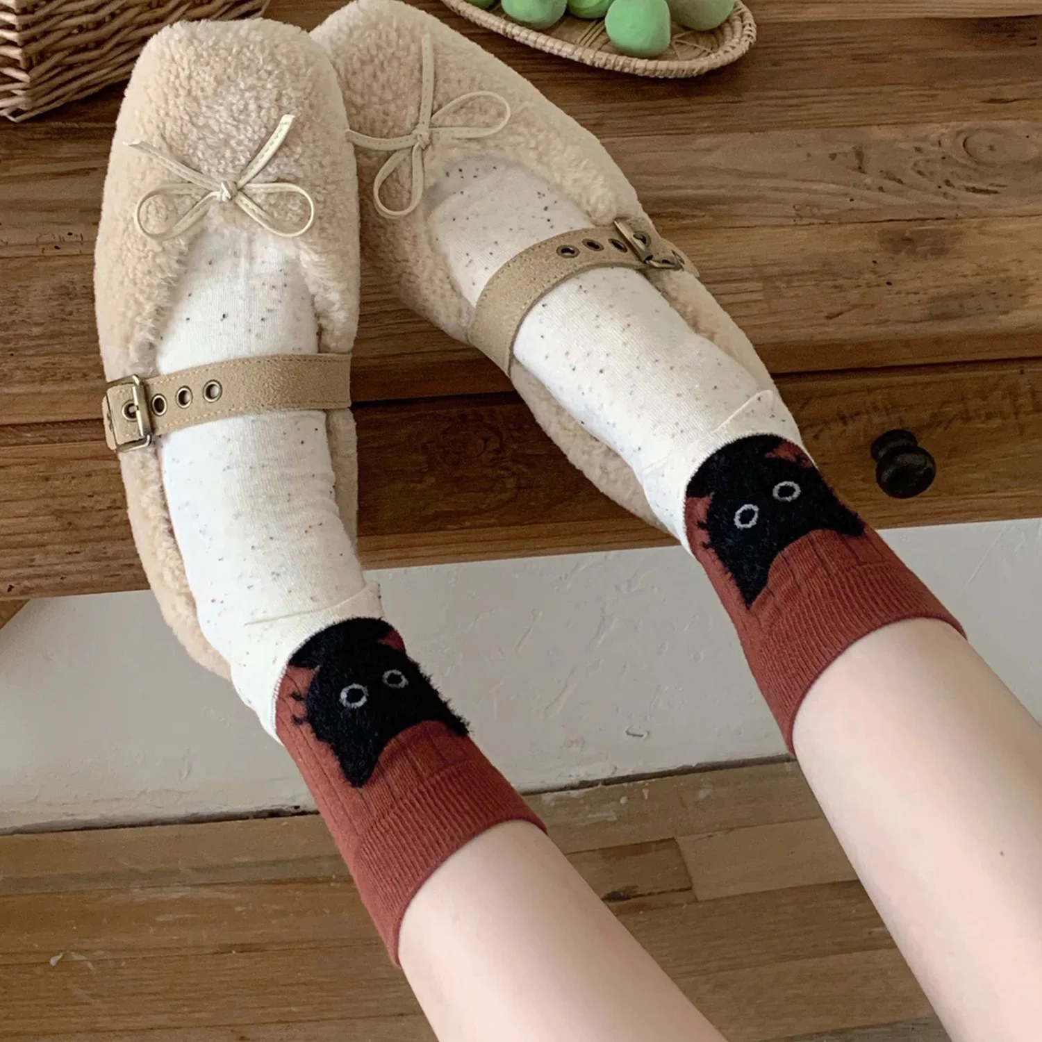 2025 الخريف جميل الكرتون الأسود القط طباعة لصق جورب المرأة أفخم الدافئة القطن منتصف العجل الجوارب اليابانية بسيطة اليومية جوارب يمكن السير بها على الأرض #4