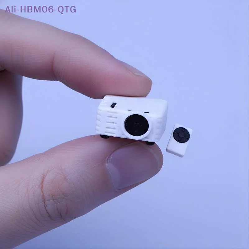 Miniature Simulation Projector Ornaments With Remote Controller 1/12 Dollhouse Mini Projector Model Micro Scene Decoration Toys