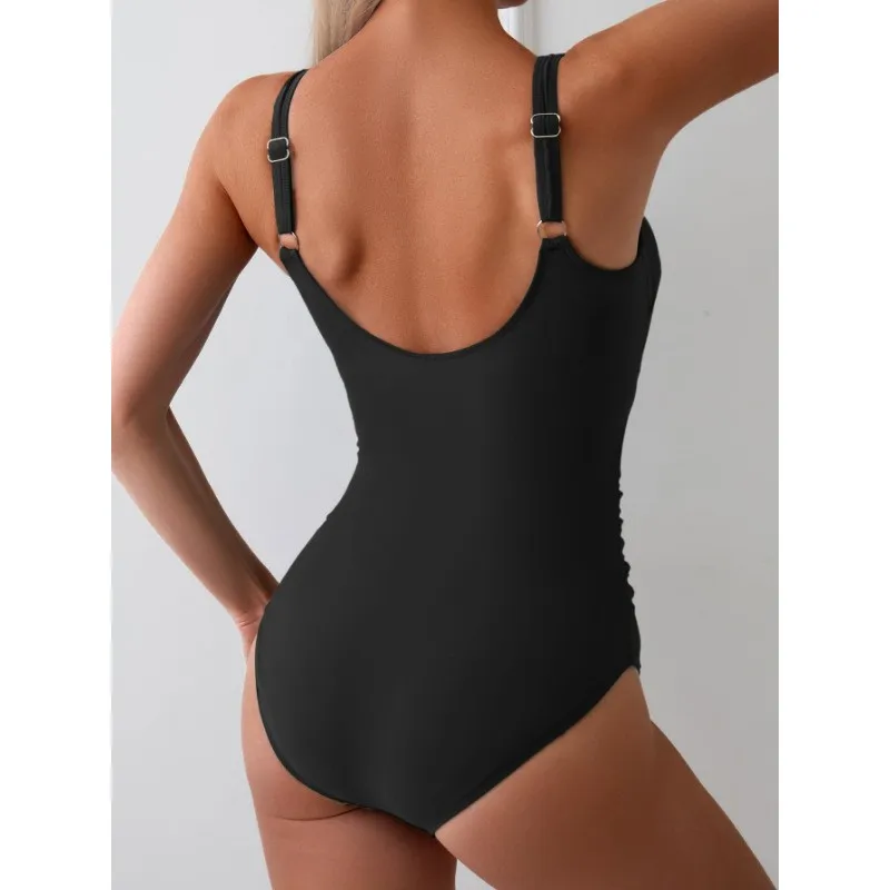 Traje de baño tankini de color liso, sin mangas, con cordones, diseño ajustado y corte que realza la figura, con detalles de encaje y cintura fruncida, ideal para mujeres.