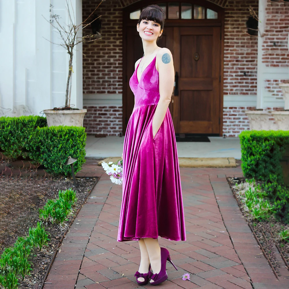 Vestido de fiesta sencillo de terciopelo rosa intenso con bolsillos, vestidos de noche elegantes hasta el tobillo con tirantes finos de terciopelo personalizados sexys