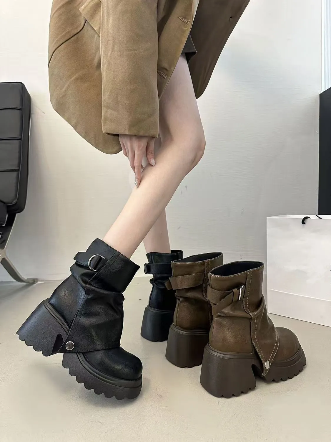 

2026 Winter And Autumn Thick-soled Wide-heel Short Boots For Women Fashionable And Versatile Retro And Casual Cotton Shoes 35-42
