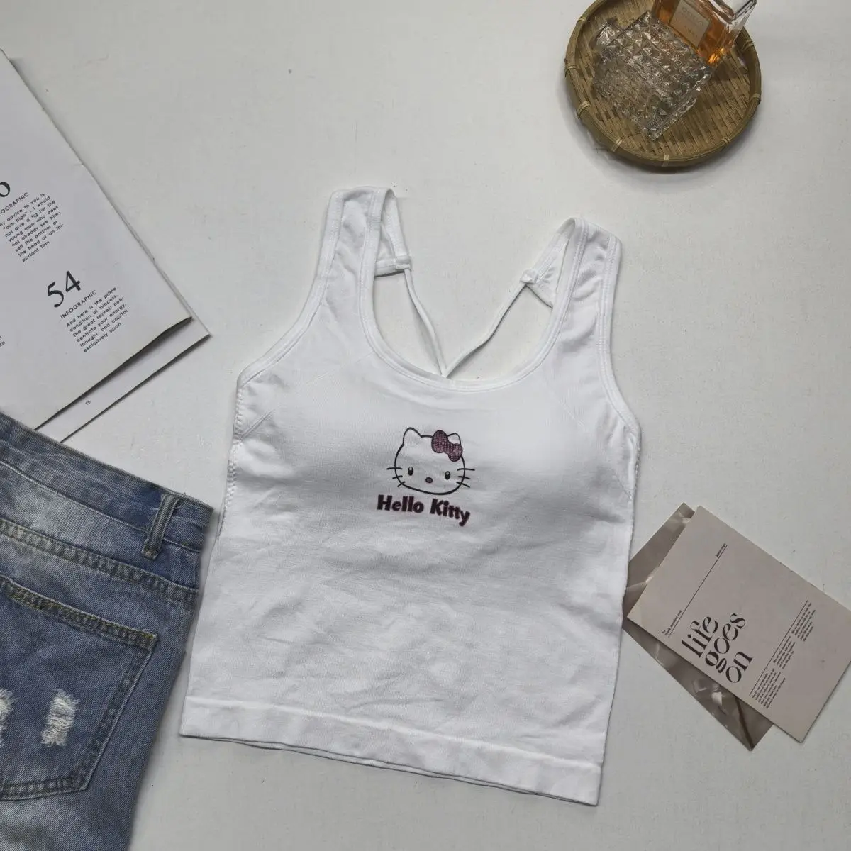 

Топы Y2K с подкладкой для груди, милая футболка Hello Kitty, модная женская одежда, летние укороченные топы для девочек, белые сексуальные топы на бретельках в стиле Kawaii
