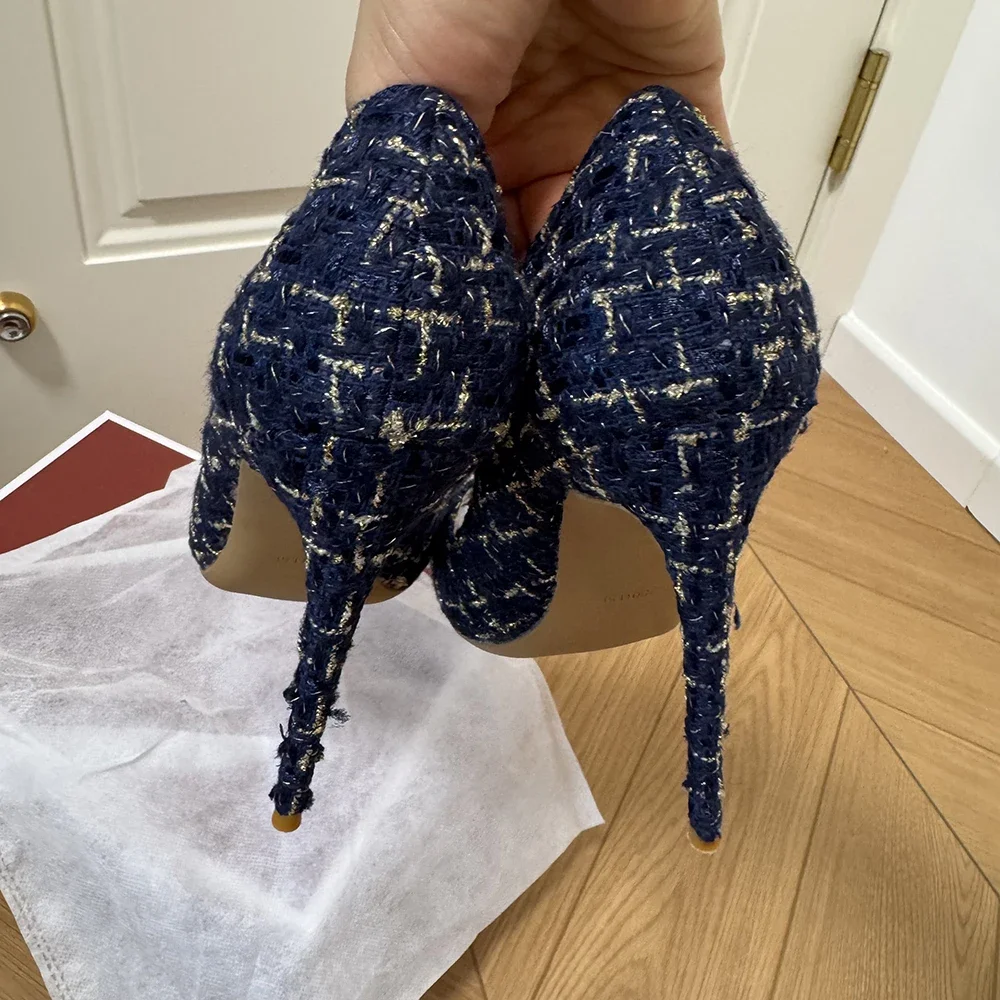 حذاء Tikicup للسيدات باللون الأزرق الداكن من التويد بمقدمة مدببة وكعب ستيليتو بدلة أنيقة مثالية لحفلات الزفاف، أحذية حفلات لليالي التاريخ