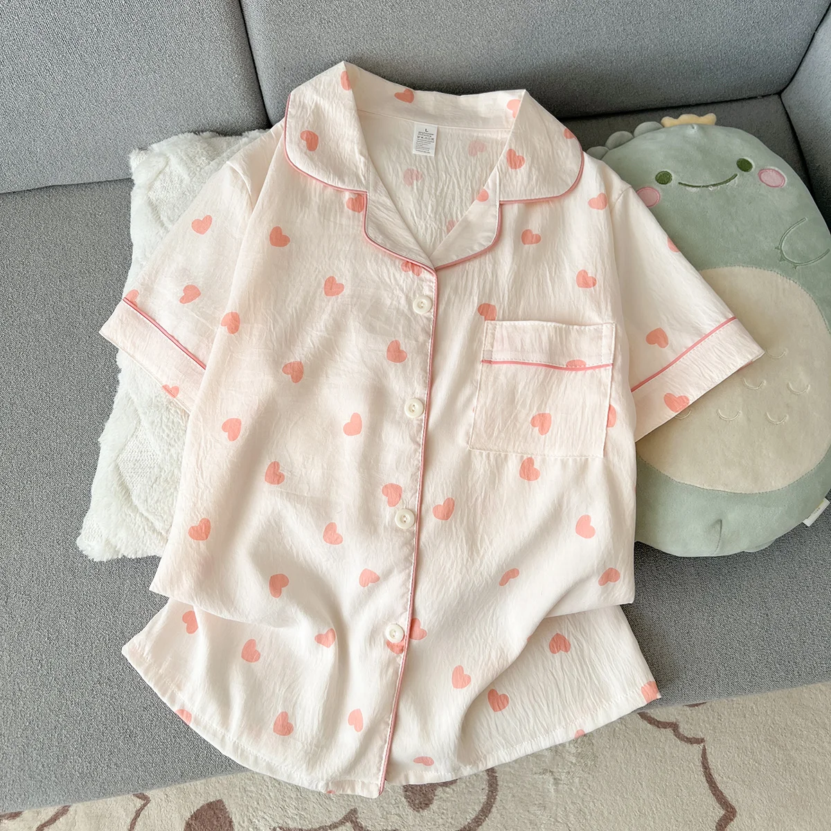 Women's Summer Thin Pajamas with Heart-Shaped Pattern, Short-Sleeved Shorts, Sweet and Cute, Can Be Worn Outside in Summer, Two-Piece Home Wear Set view 3