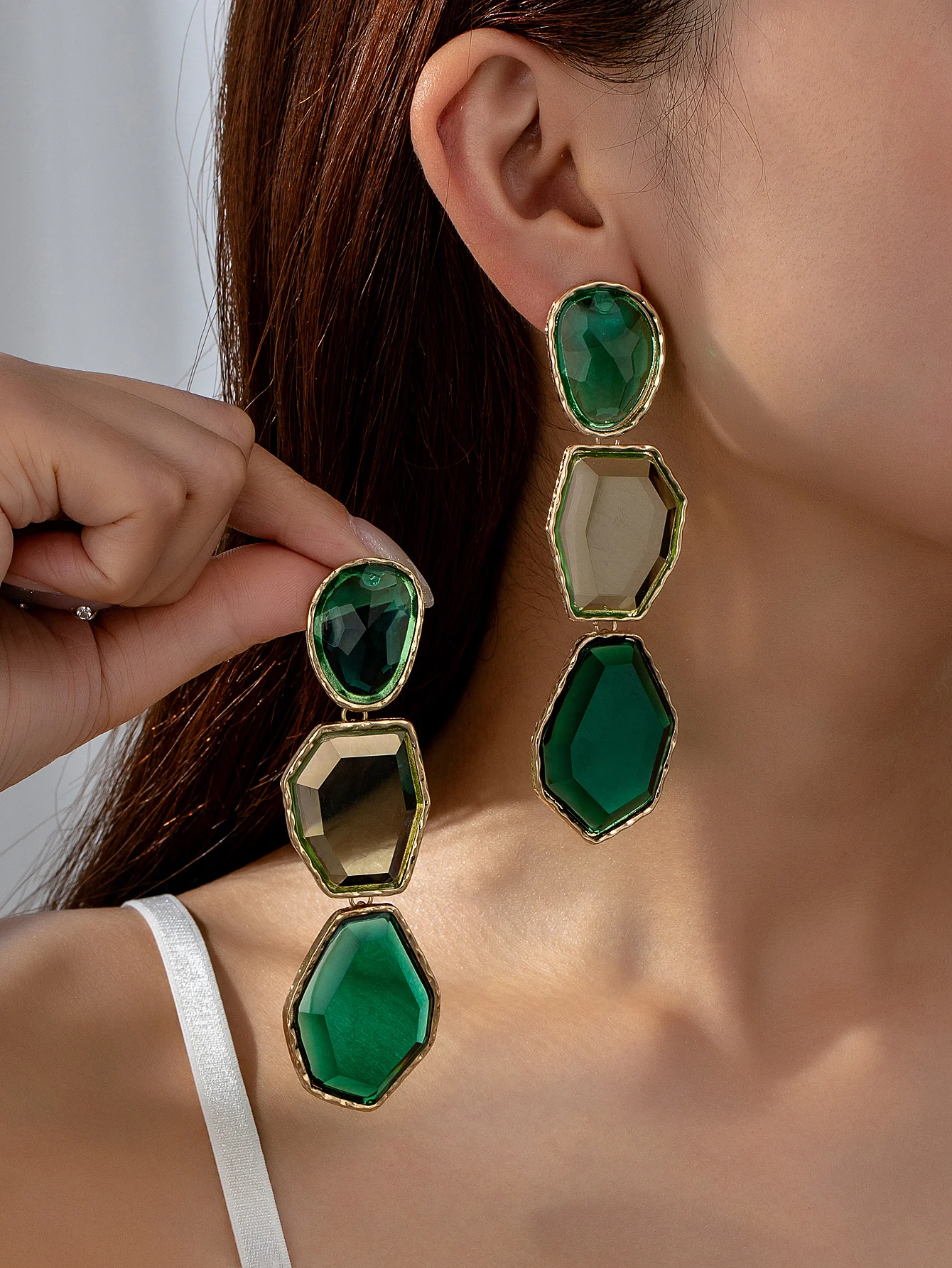 Fashionable, Luxurious, and Bold Statement Earrings, Suitable for Everyday Wear, Parties, and Holidays