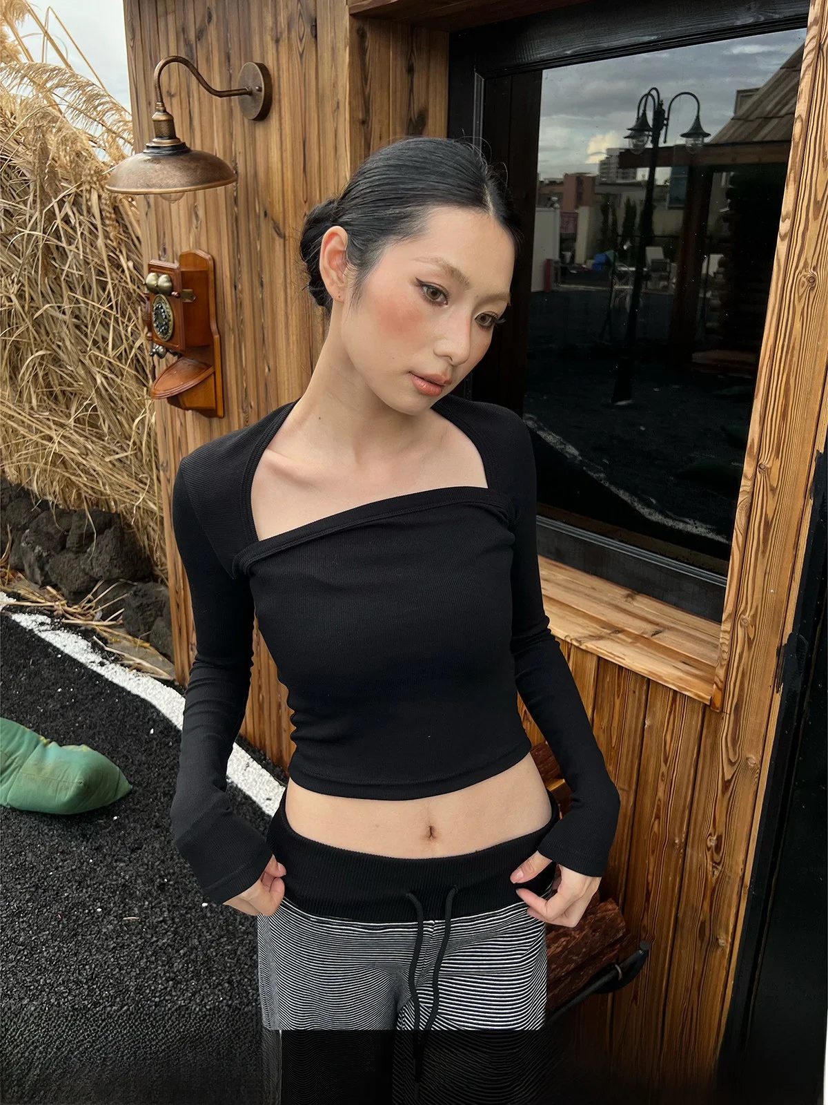Slim Fit Long Sleeve T-Shirt Women's Vintage Style Square Collar Base Shirt Top GOGO BURN Autumn 2026 New Arrival Black