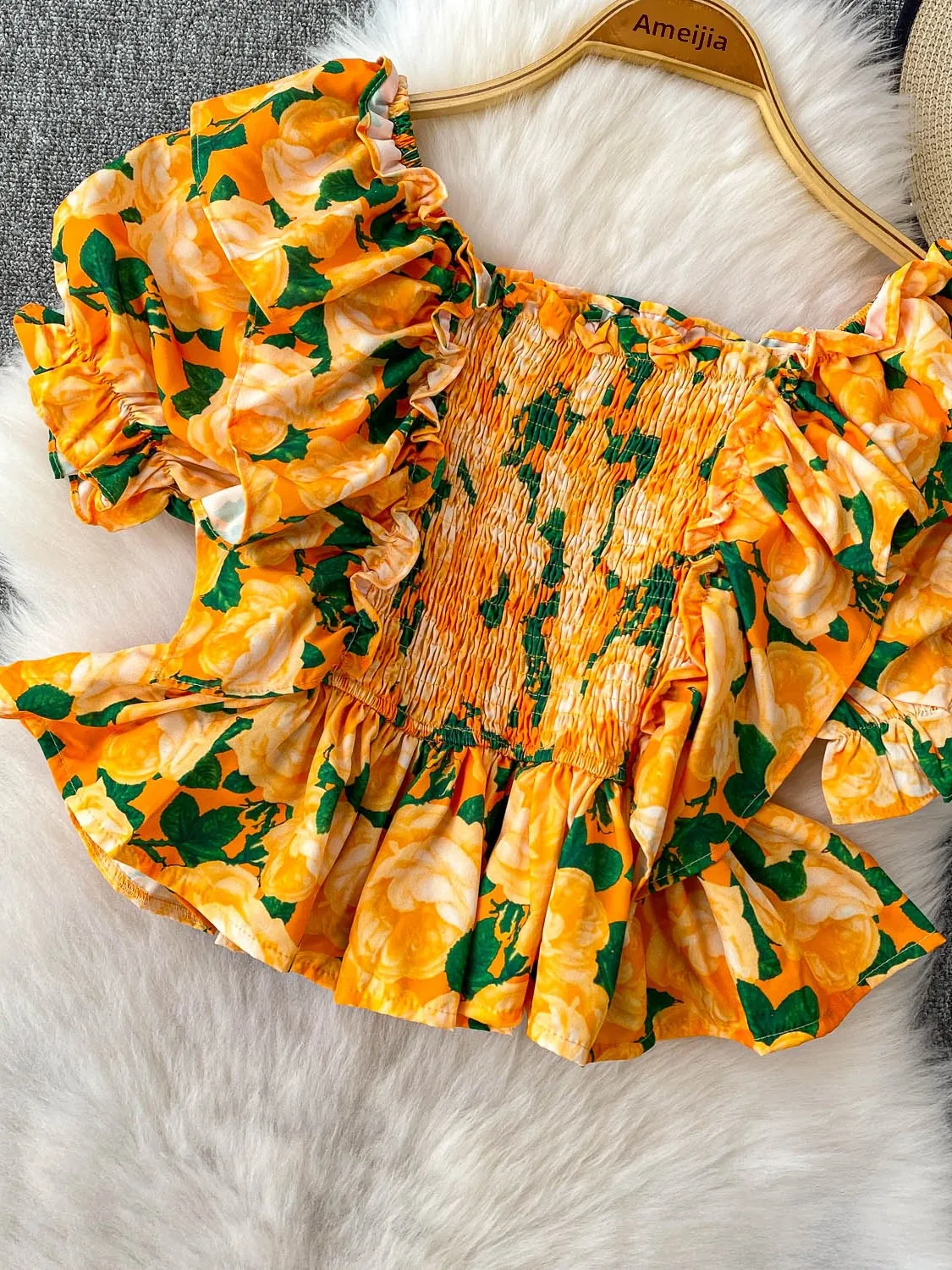 بلوزة نسائية صيفية قصيرة بتصميم كوري، بأكمام منفوخة وياقة مربعة، مزينة بكشكشة زهرية، وقصة ضيقة مع خصر مطاطي #2