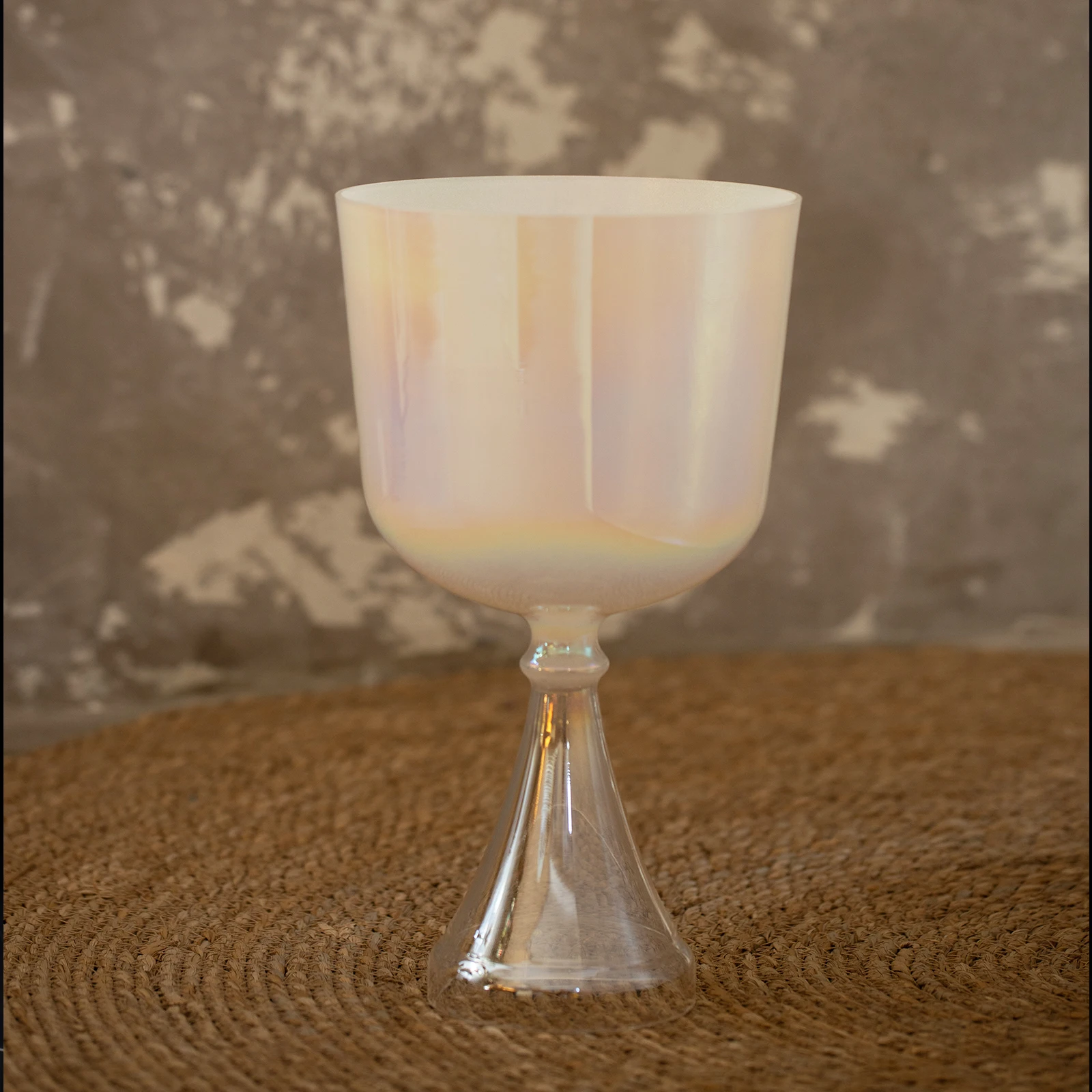 

Pearl White Cosmic Light Clear Quartz Crystal Singing Bowl Handheld Holy Grail for Stress Relief Sound Healing and Meditation