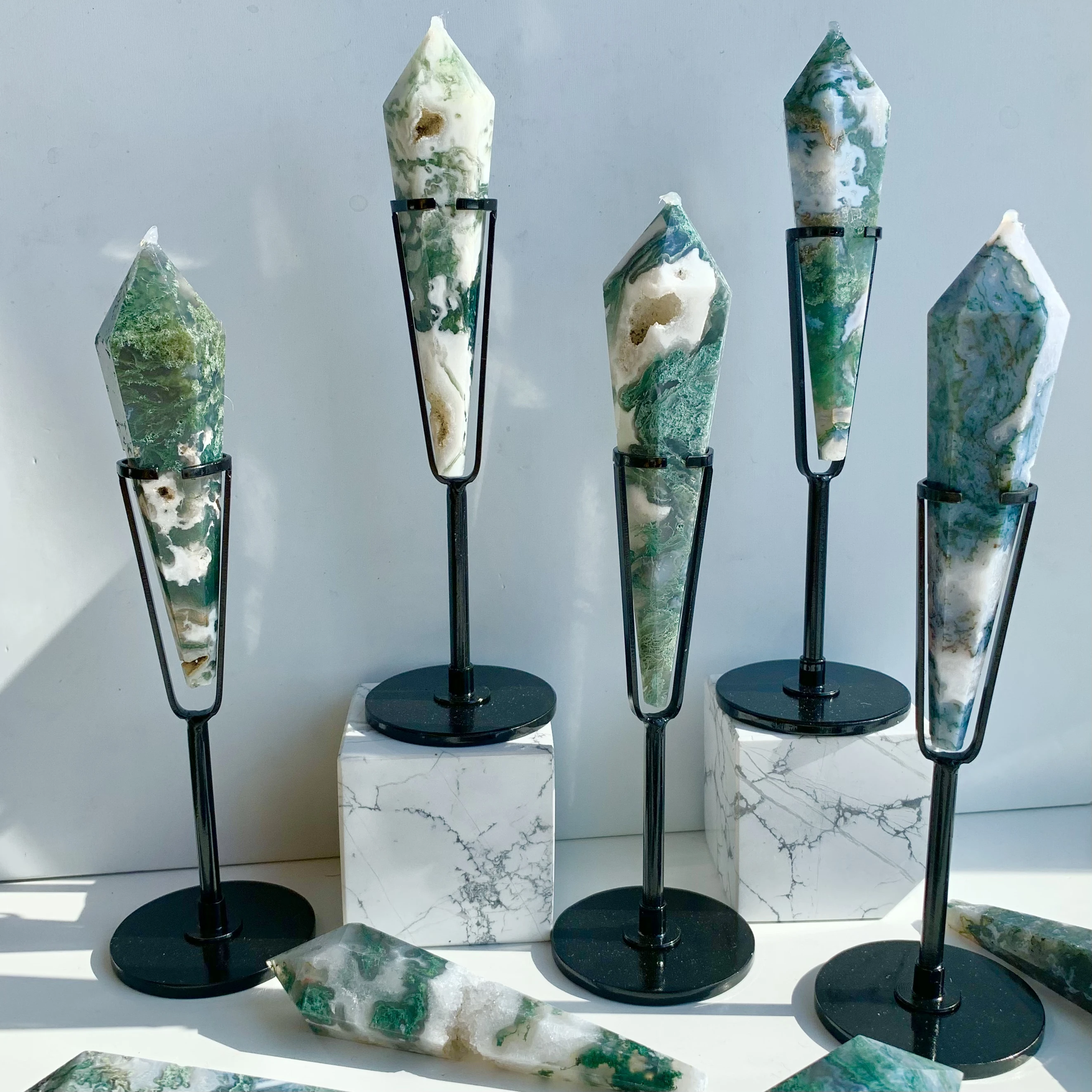 1Pc 10-15cm Natural Crystal Moss Agate Wand With Stand Home Decoration