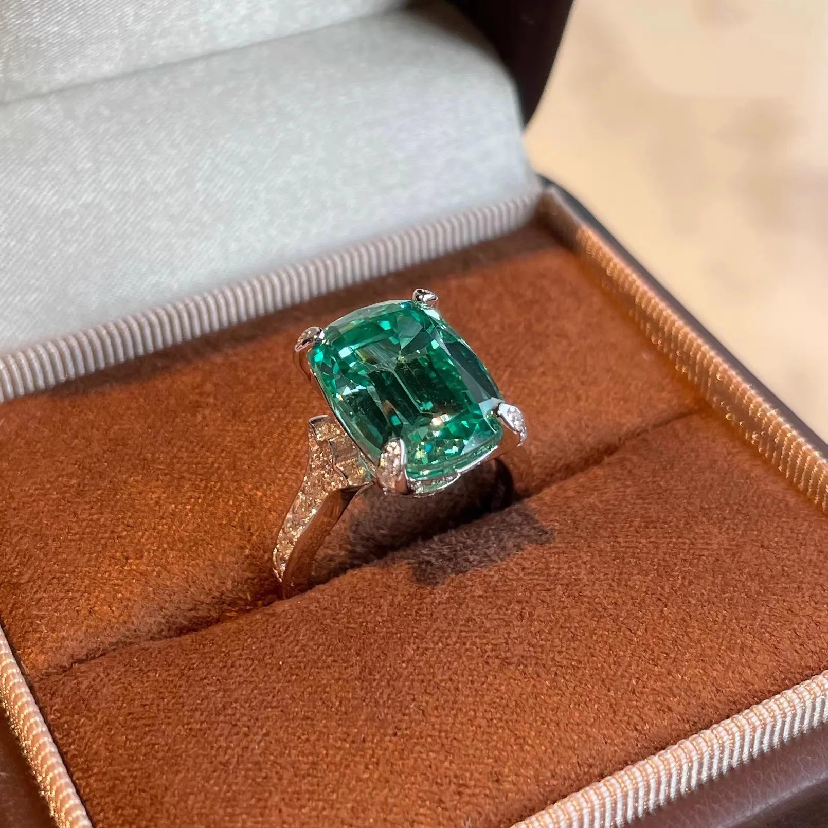 Super Flash Large Carat Ice Flower Green Ring Set with High Carbon Diamond Blue Square Ring for Women