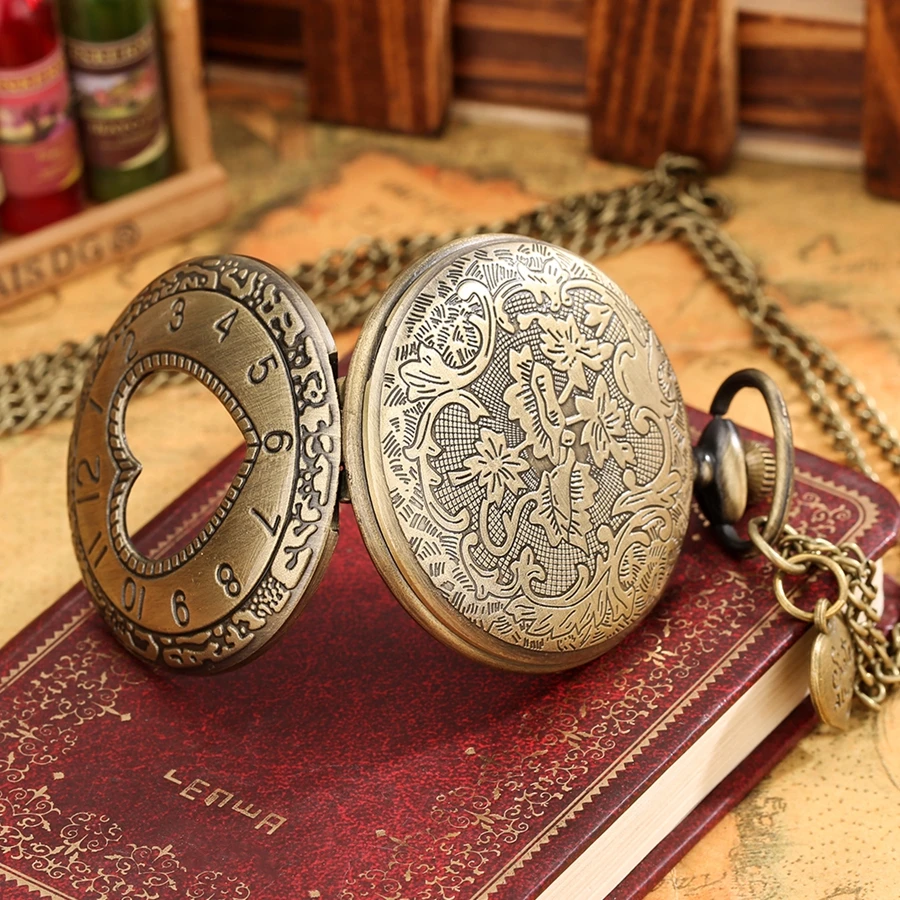 Bronze Vintage Quartz Pocket Watch Love Heart Hollow Clock With Necklace Chain Womens Sisters GIfts Exquisite Relojes