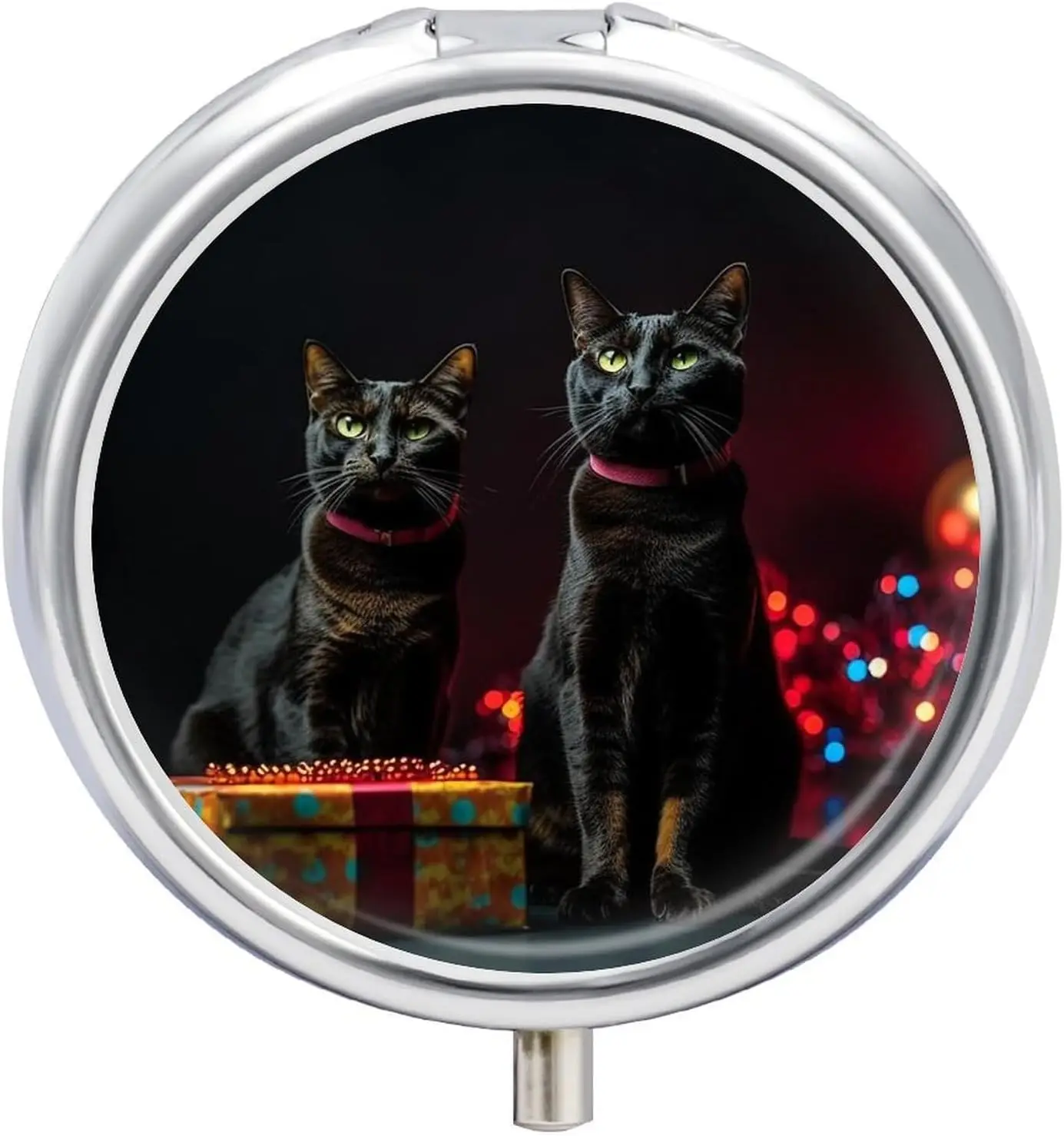 Three-compartment round pill box, compact and portable, suitable for travel, designed in the shape of a cat sitting pose, made of metal, convenient for daily use, can store vitamins, nutritional supplements, etc., and can be placed in a wallet or pocket.